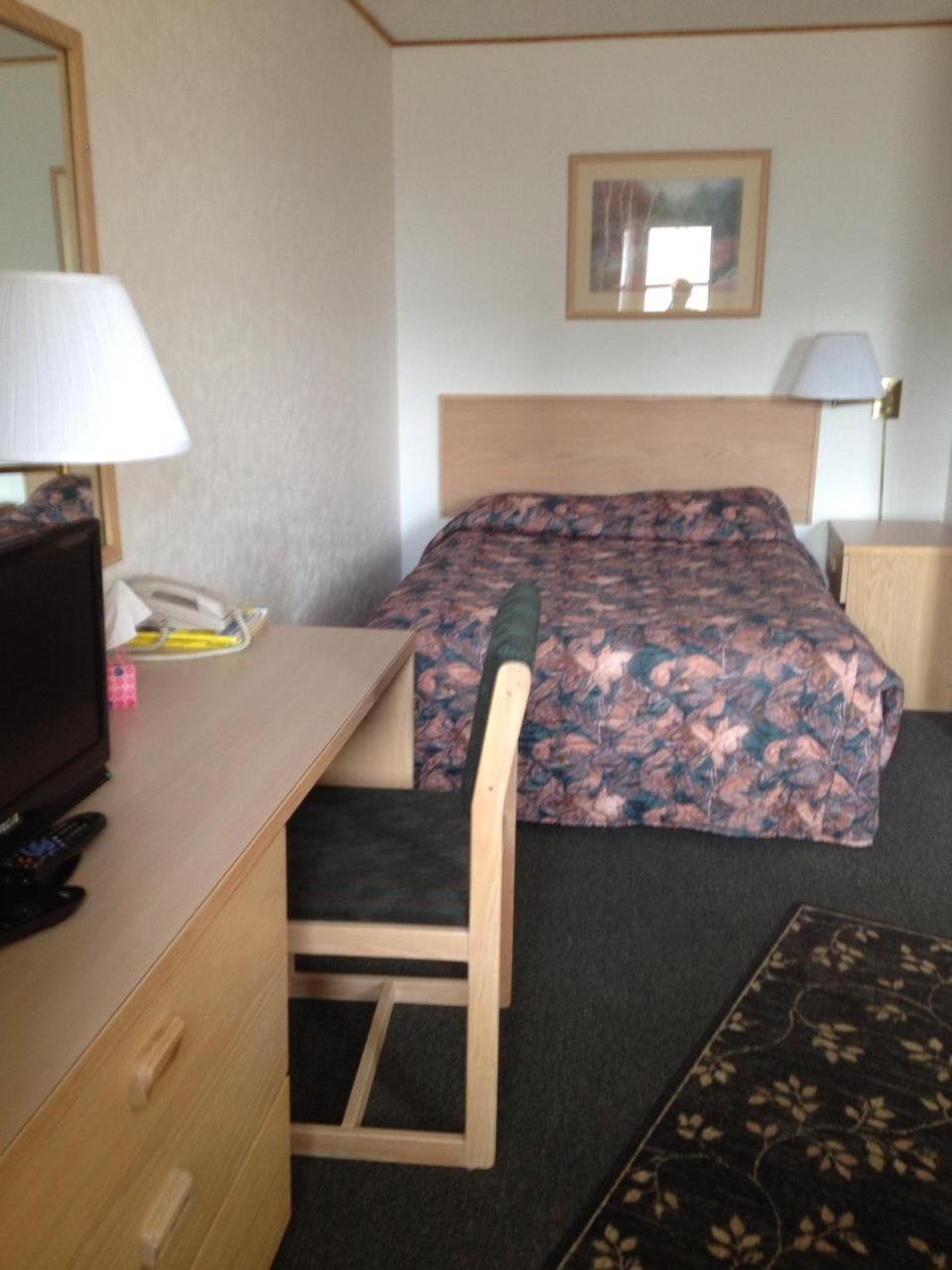 Winkys Motel Estevan Екстер'єр фото